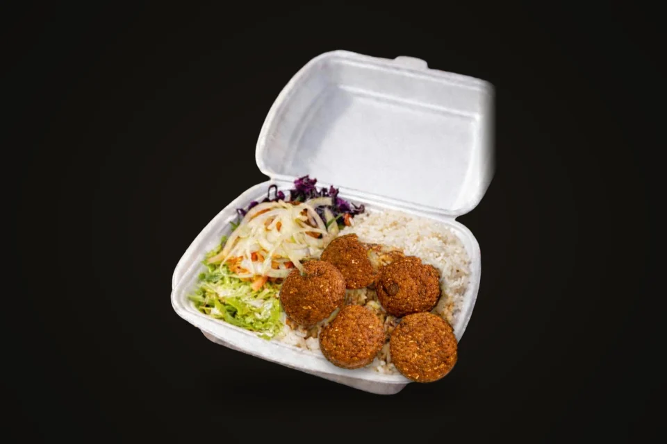 Falafel tanier s ryžou